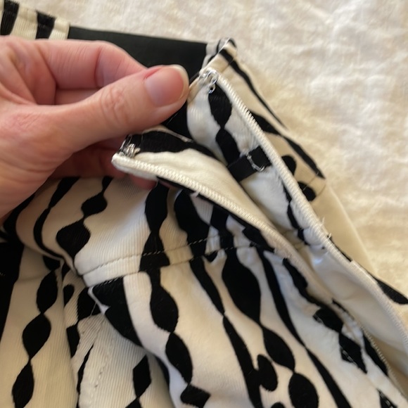Anthropologie skirt, size 0, knee length. - Picture 3 of 3